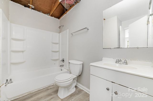 9926 Rockmeadow Drive, Charlotte, NC 28216