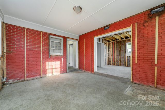 9926 Rockmeadow Drive, Charlotte, NC 28216