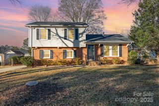 9926 Rockmeadow Drive, Charlotte, NC 28216