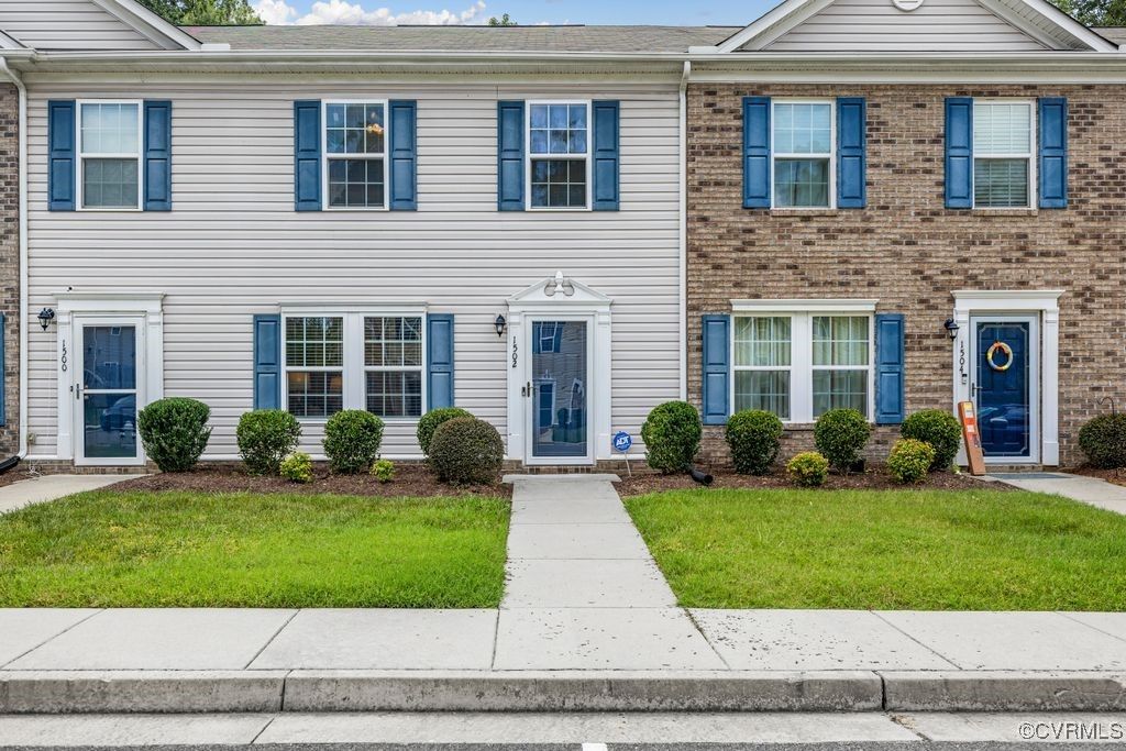 1502 Stonewall Manor Dr, Henrico, VA 23228