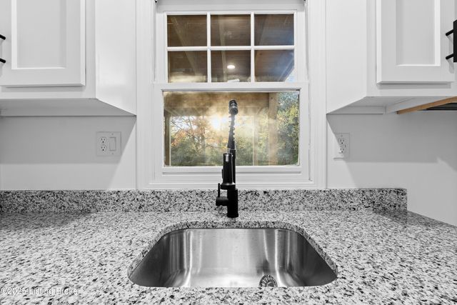 508 Nickleby Way, Louisville, KY 40245