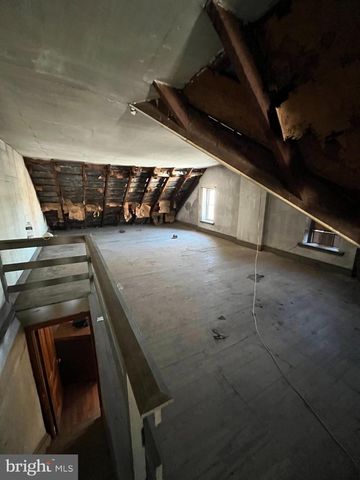 131 JEFFERSON ST, East Greenville, PA 18041