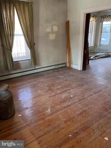 131 JEFFERSON ST, East Greenville, PA 18041