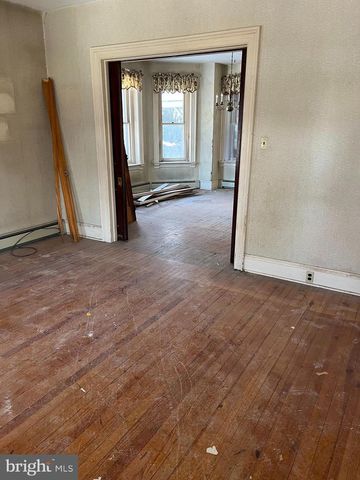 131 JEFFERSON ST, East Greenville, PA 18041