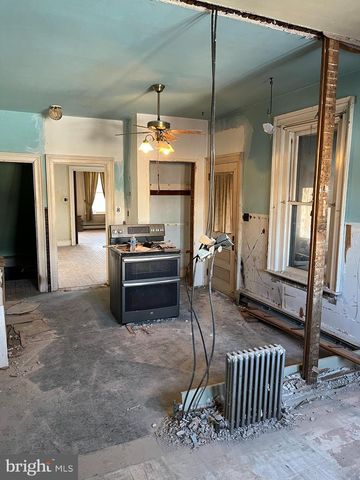 131 JEFFERSON ST, East Greenville, PA 18041