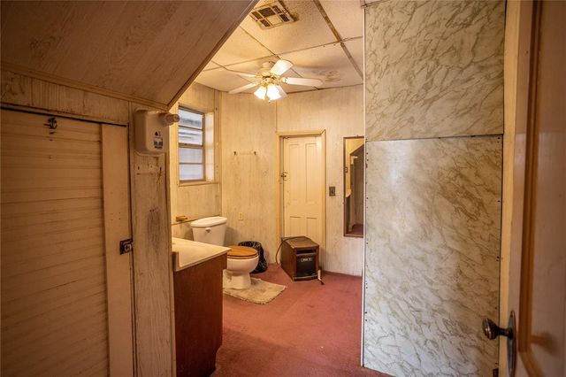 607 E C Street, Arapaho, OK 73620