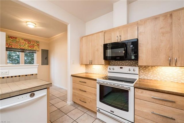 204 82nd ST, Virginia Beach, VA 23451