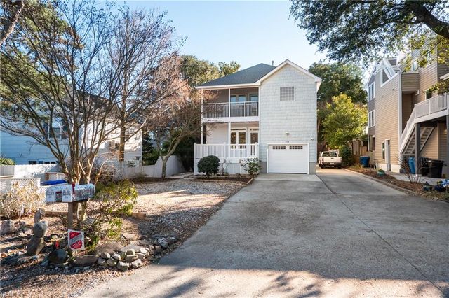 204 82nd ST, Virginia Beach, VA 23451