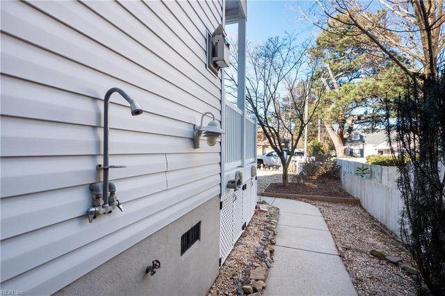 204 82nd ST, Virginia Beach, VA 23451