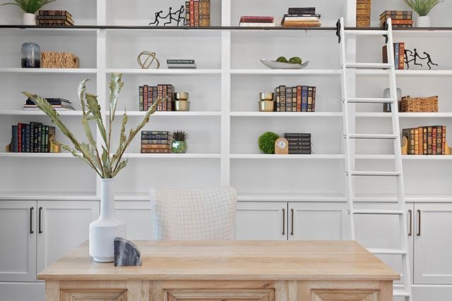 534 LADRONE AVENUE, Tampa, FL 33606