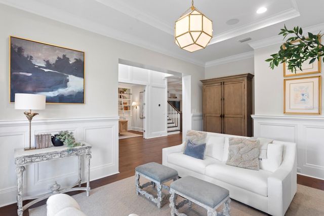 534 LADRONE AVENUE, Tampa, FL 33606