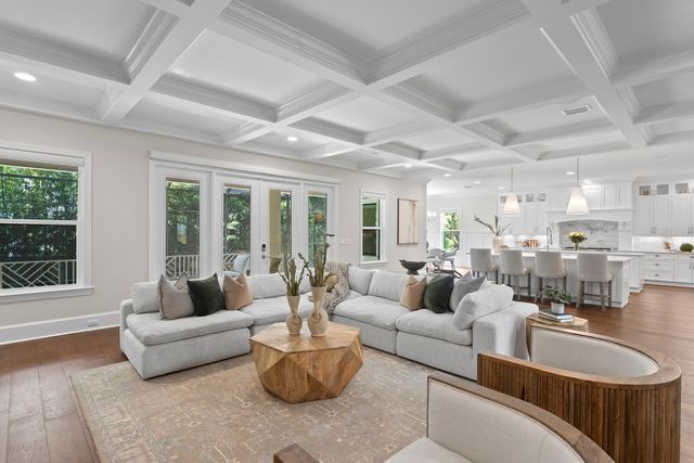 534 LADRONE AVENUE, Tampa, FL 33606