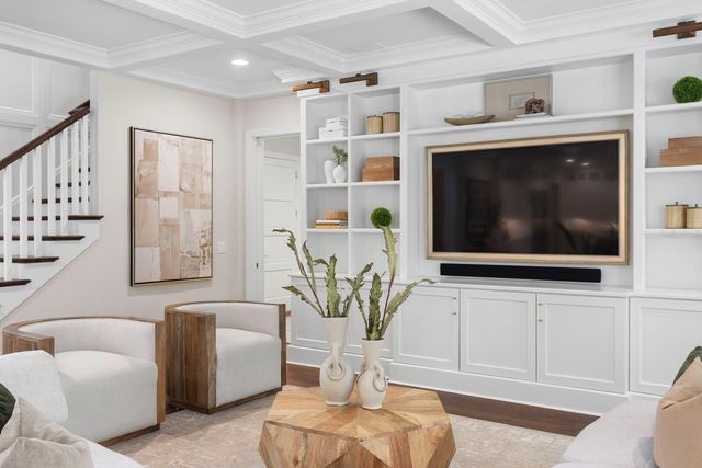 534 LADRONE AVENUE, Tampa, FL 33606