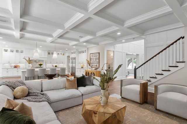 534 LADRONE AVENUE, Tampa, FL 33606