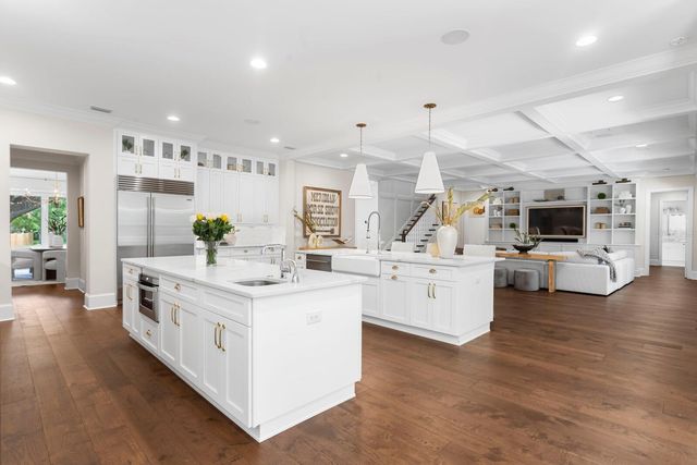 534 LADRONE AVENUE, Tampa, FL 33606