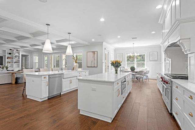 534 LADRONE AVENUE, Tampa, FL 33606