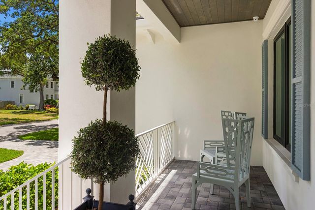 534 LADRONE AVENUE, Tampa, FL 33606