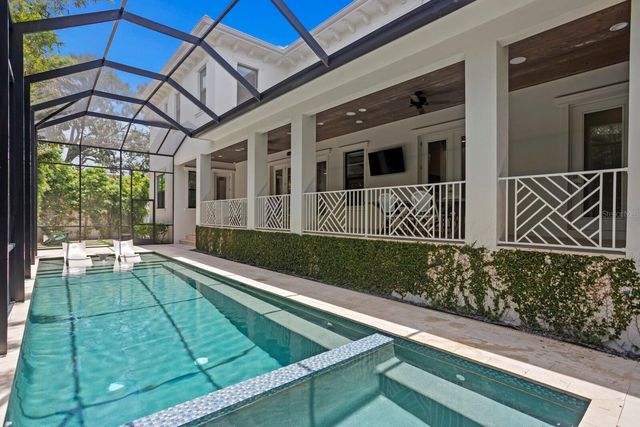 534 LADRONE AVENUE, Tampa, FL 33606