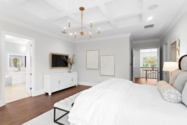 534 LADRONE AVENUE, Tampa, FL 33606