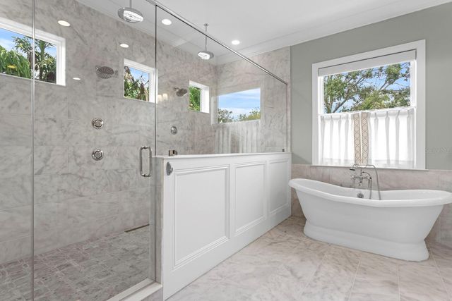 534 LADRONE AVENUE, Tampa, FL 33606