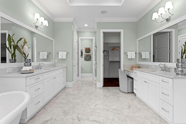 534 LADRONE AVENUE, Tampa, FL 33606