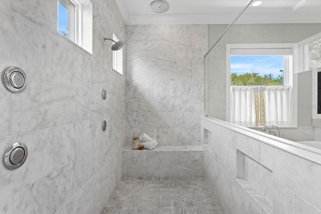 534 LADRONE AVENUE, Tampa, FL 33606