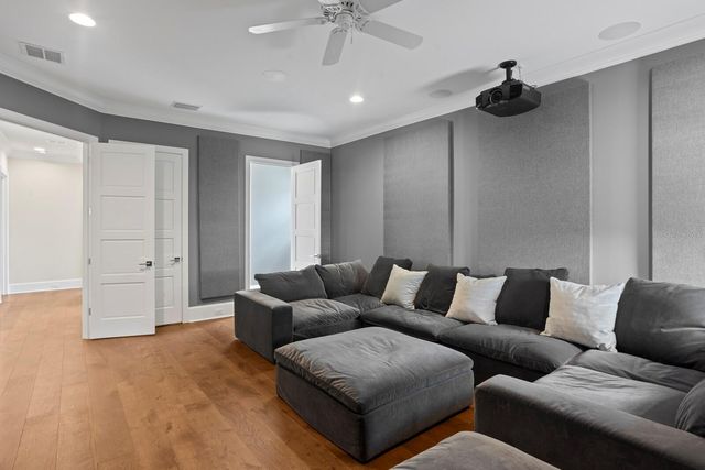 534 LADRONE AVENUE, Tampa, FL 33606