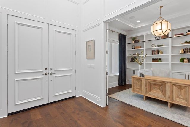 534 LADRONE AVENUE, Tampa, FL 33606