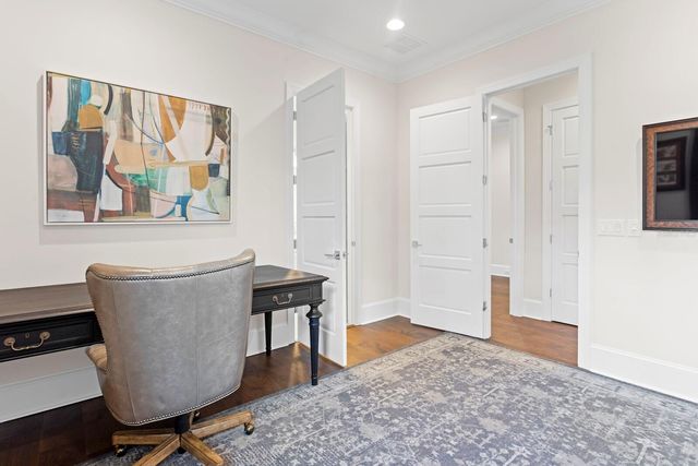 534 LADRONE AVENUE, Tampa, FL 33606