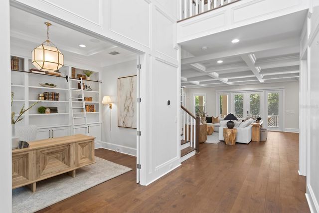 534 LADRONE AVENUE, Tampa, FL 33606