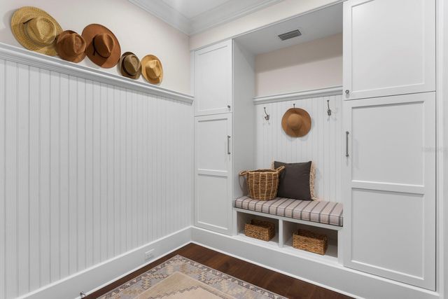 534 LADRONE AVENUE, Tampa, FL 33606