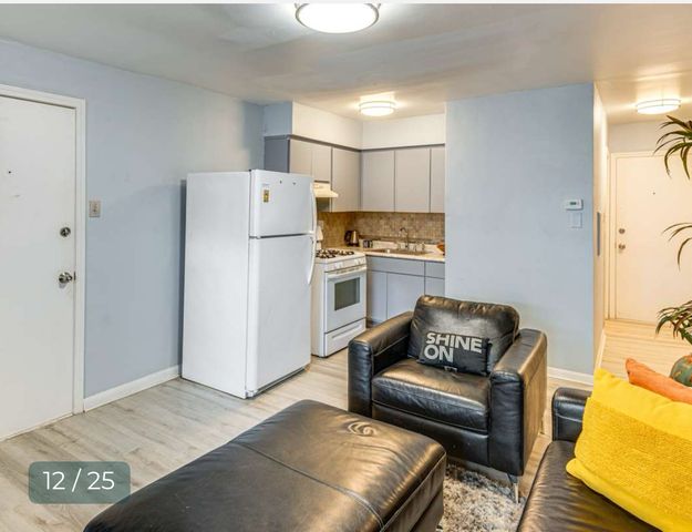 8136 S Kedzie Avenue 102, Chicago, IL 60652