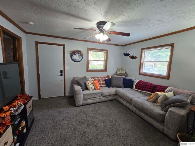 6107 Logan Avenue, Lincoln, NE 68507