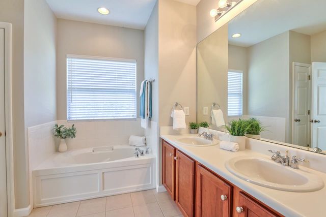 4150 FOUR OAKS BOULEVARD, Tallahassee, FL 32311