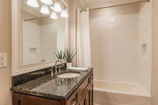 3210 W End Cir Apt 103, Nashville, TN 37203