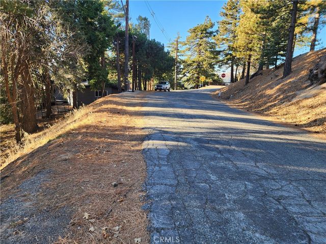 30696 Ferndale Drive, Running Springs, CA 92382