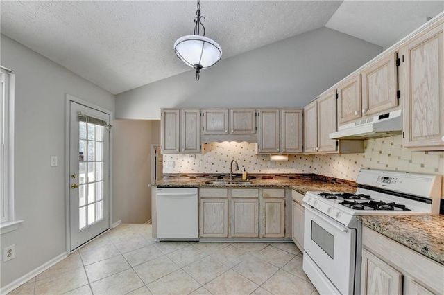 11120 Abbotts Station Drive, Johns Creek, GA 30097