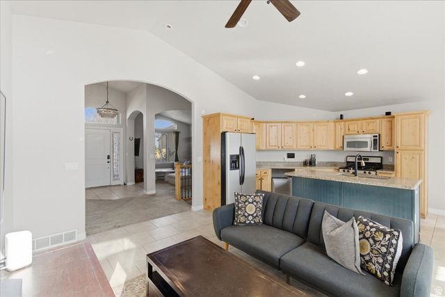 71 W STAUFFER LN, Murray, UT 84107