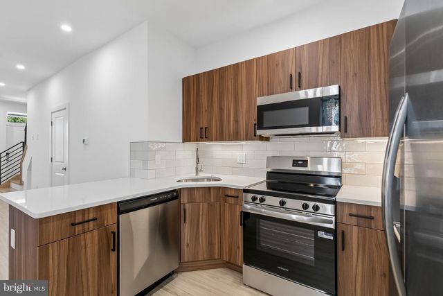 2834 W GLENWOOD, Philadelphia, PA 19121