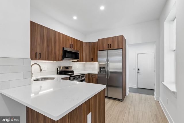 2834 W GLENWOOD, Philadelphia, PA 19121