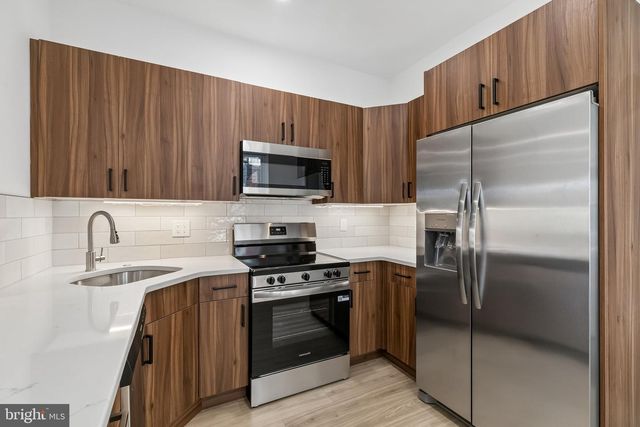 2834 W GLENWOOD, Philadelphia, PA 19121