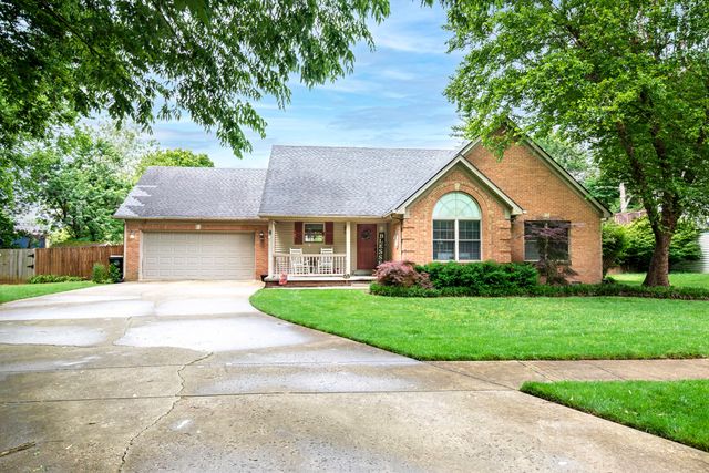 453 Gleneagles Way, Versailles, KY 40383