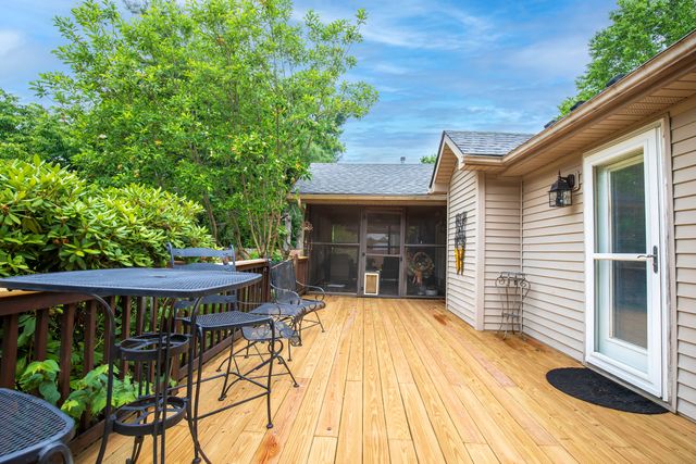 453 Gleneagles Way, Versailles, KY 40383