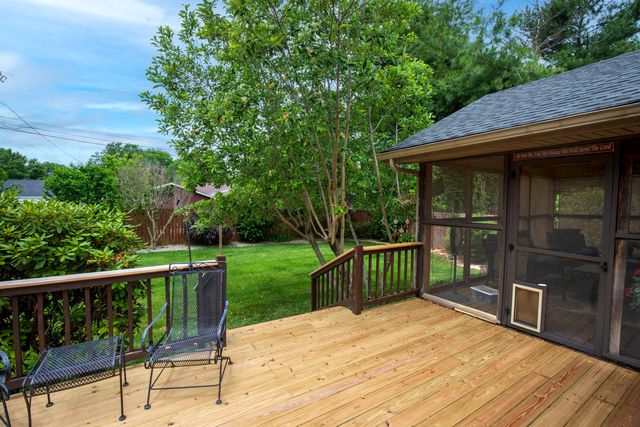 453 Gleneagles Way, Versailles, KY 40383