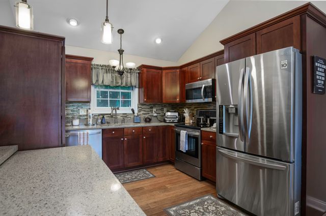 453 Gleneagles Way, Versailles, KY 40383