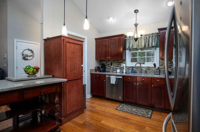453 Gleneagles Way, Versailles, KY 40383