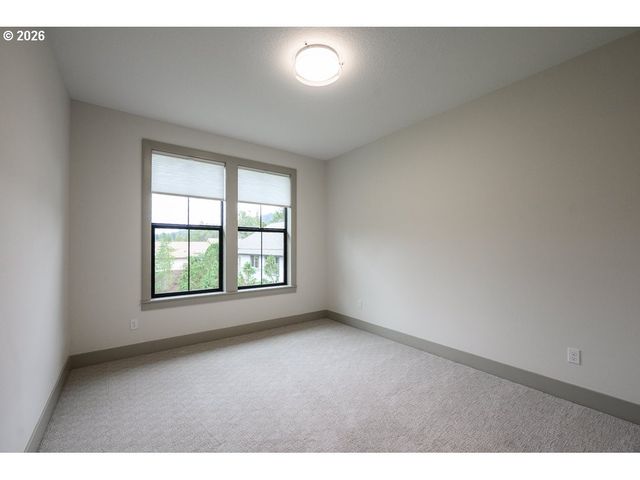 2424 GLENMORRIE Dr, Lake Oswego, OR 97034