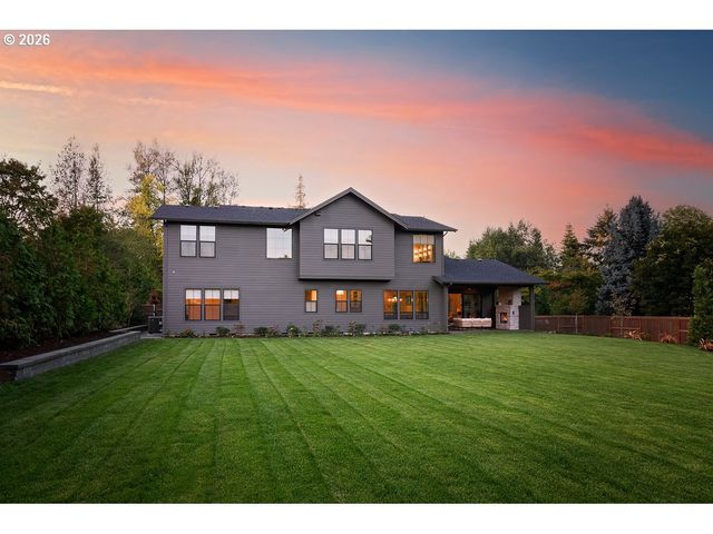 2424 GLENMORRIE Dr, Lake Oswego, OR 97034
