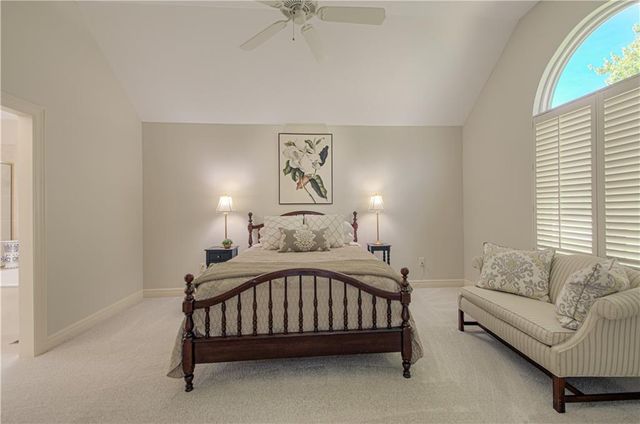 812 W 132nd Terrace, Kansas City, MO 64145