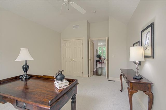 812 W 132nd Terrace, Kansas City, MO 64145